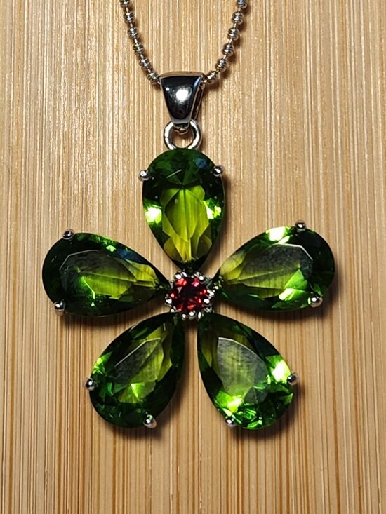Estate Jewelry - Very VTG 925 Peridot & Garnet Daisy Pendant 18" Necklace by C^A Château d'Argent